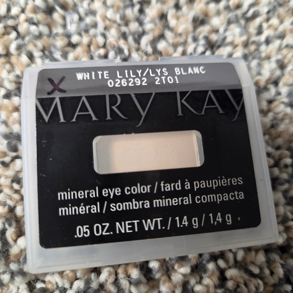 Mary Kay Mineral Eye Color White Lily 026292 Matte Single Eyeshadow 0.05oz 1.4g